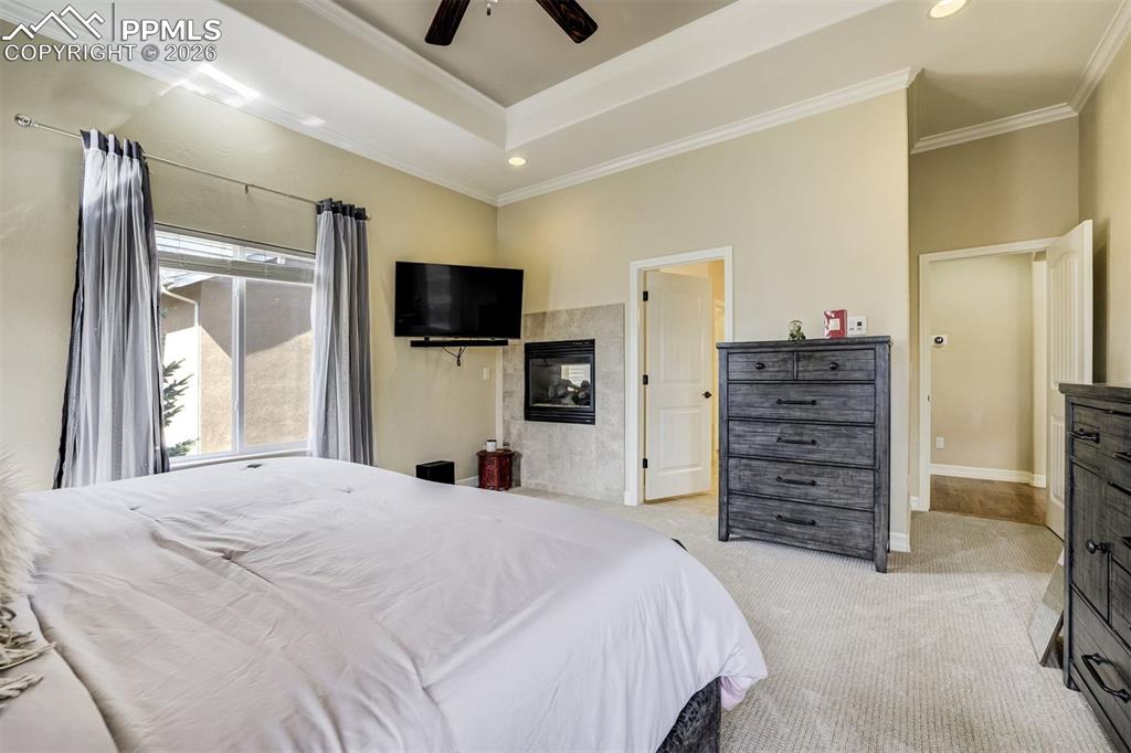 Image 45 of 50: Bedroom