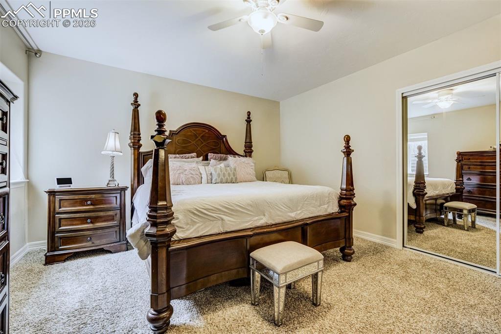 Image 48 of 50: Bedroom