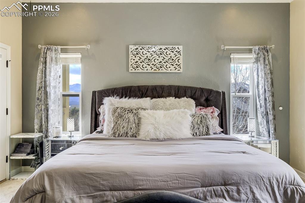 Image 8 of 50: Bedroom