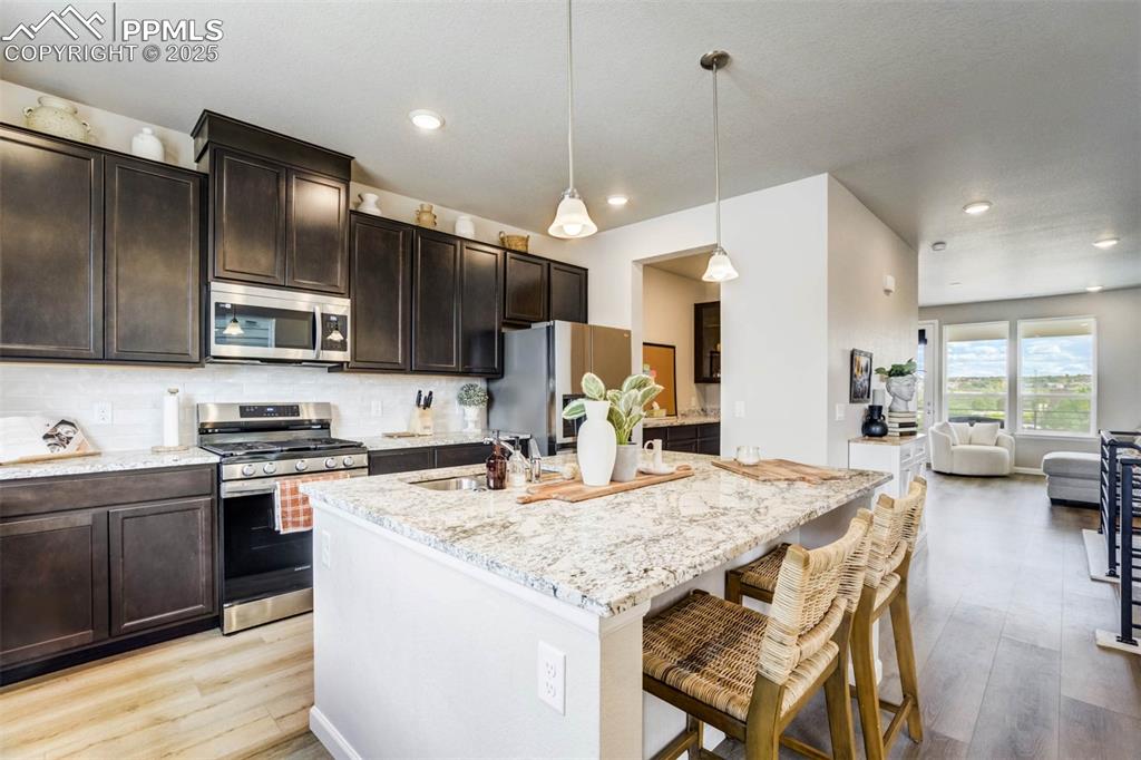 Image 15 of 45: Kitchen