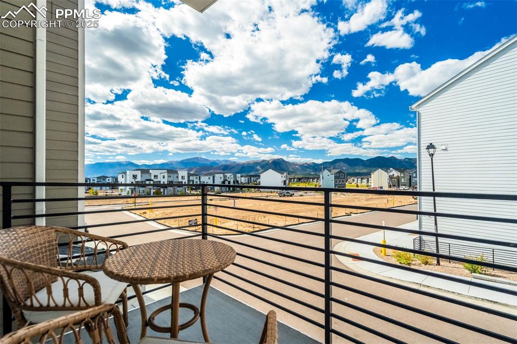 Image 22 of 45: Balcony