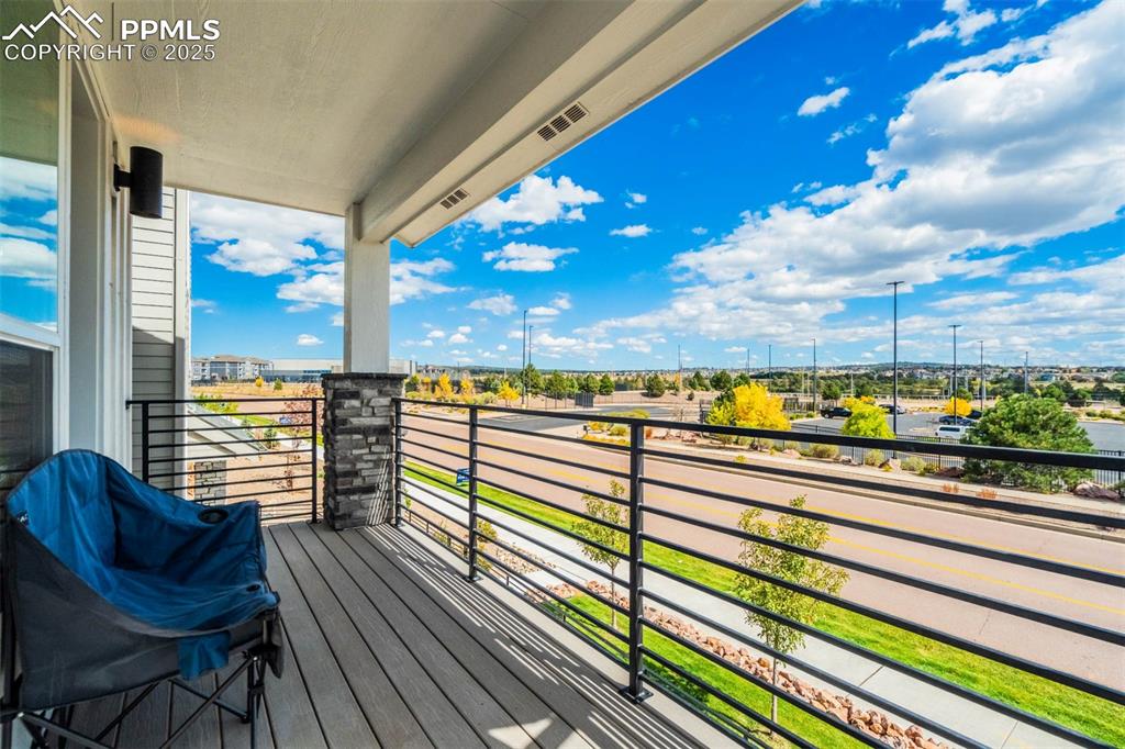 Image 26 of 45: Balcony