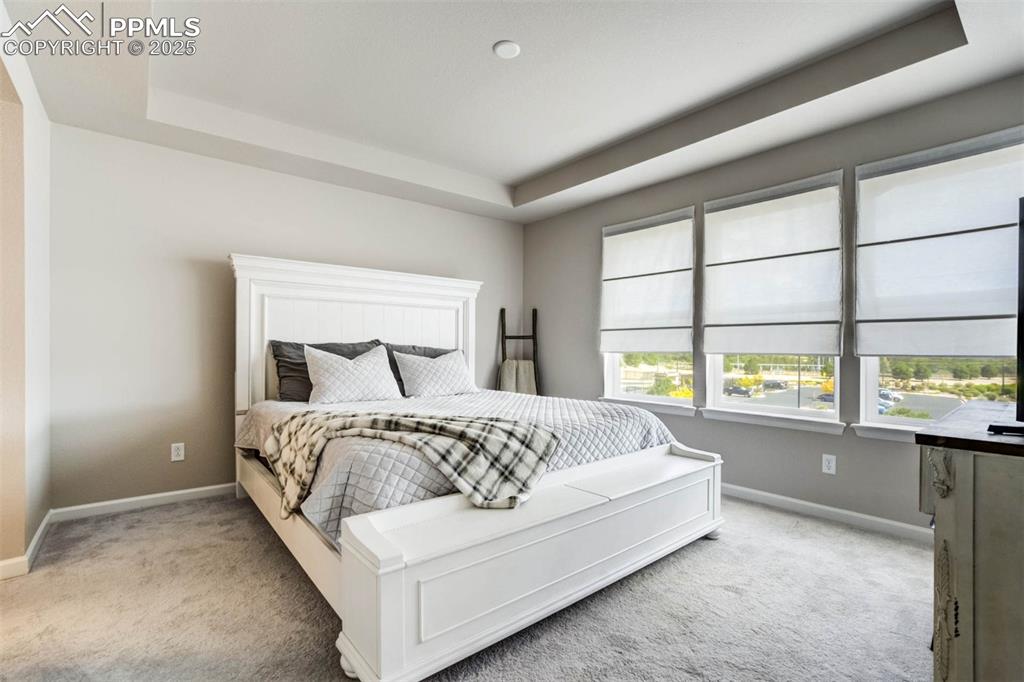 Image 31 of 45: Bedroom