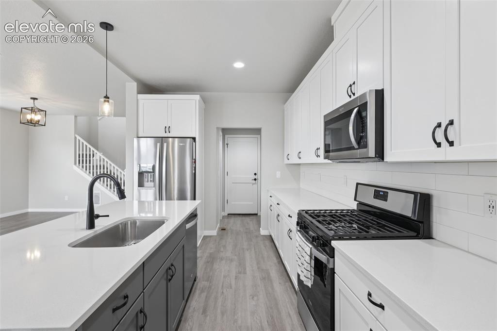 Image 11 of 34: Kitchen