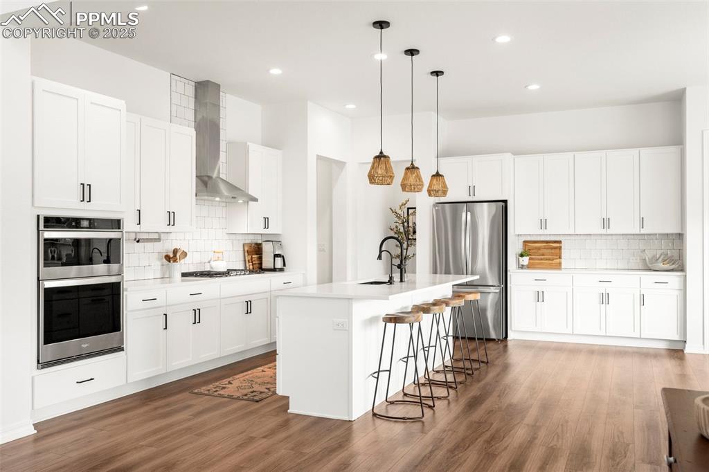 Image 12 of 50: Kitchen