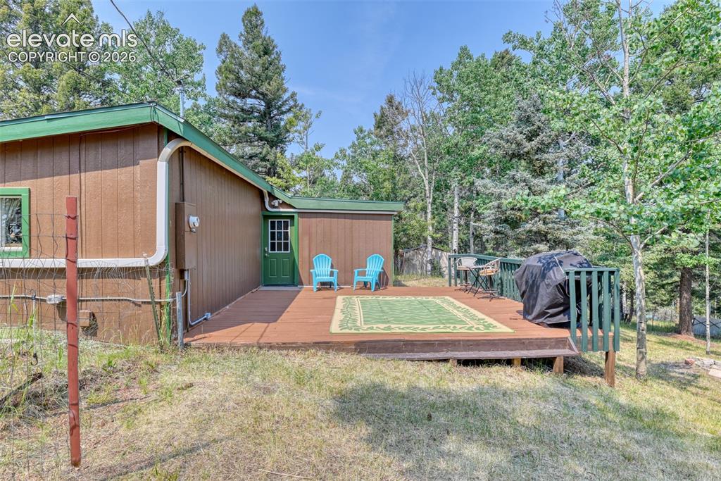 Image 39 of 47: You can have some fun times on this deck...
