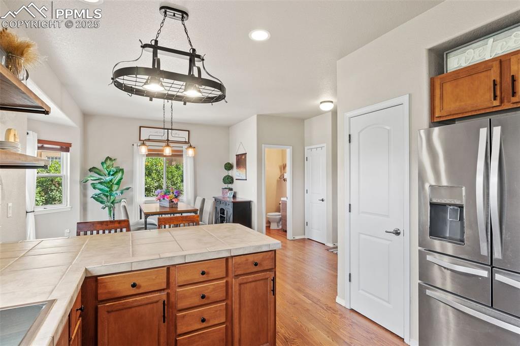 Image 13 of 41: Kitchen
