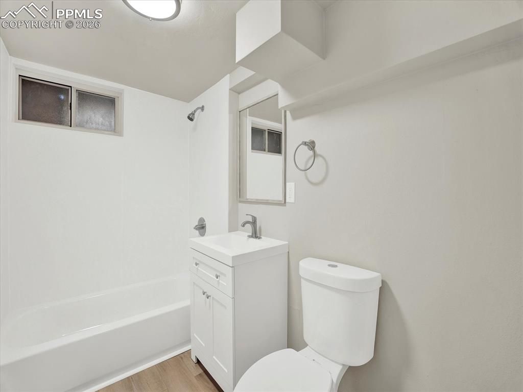 Image 29 of 42: Basement bathroom