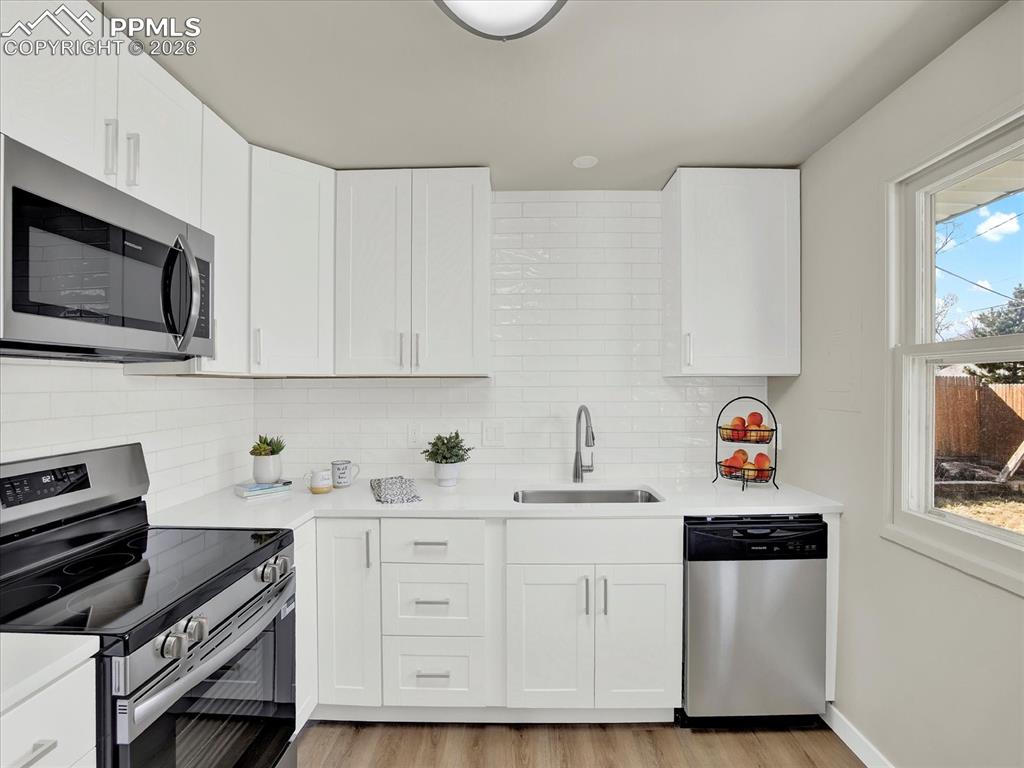 Image 9 of 42: Stainless Appliances