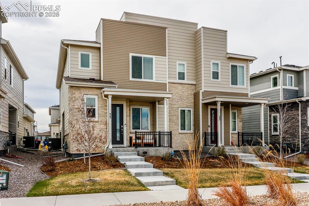 Image 3 of 29: 3 Bed/3 Bath