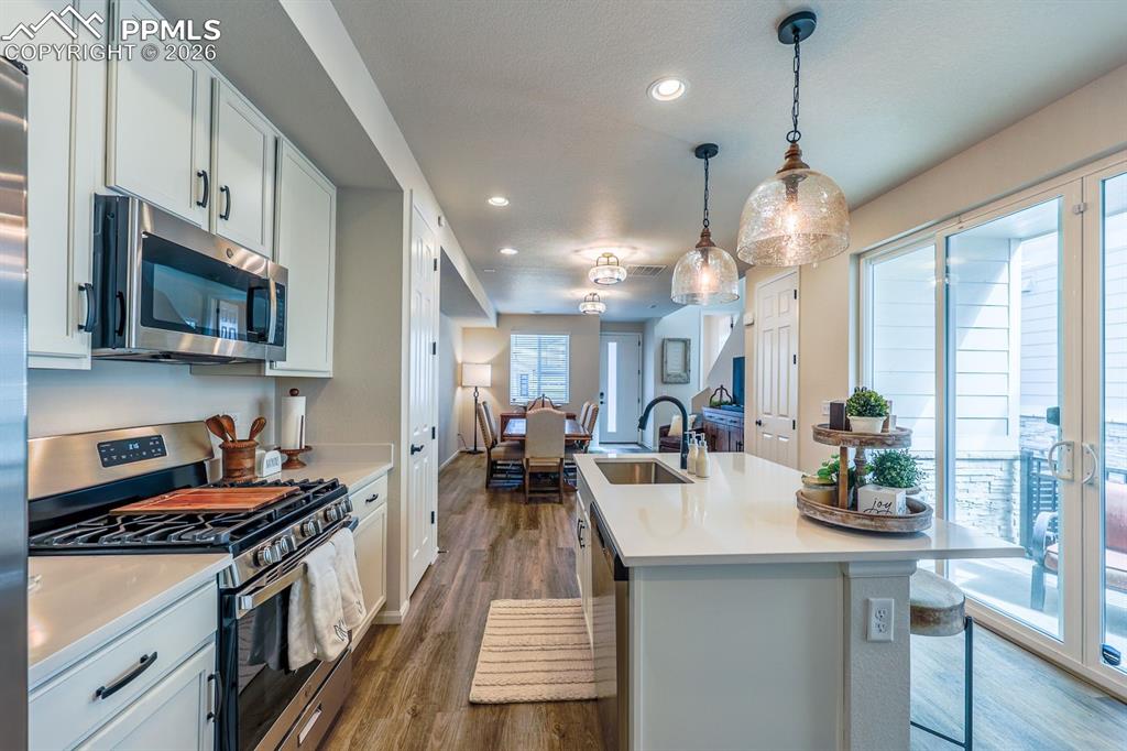 Image 7 of 29: Gas Range!