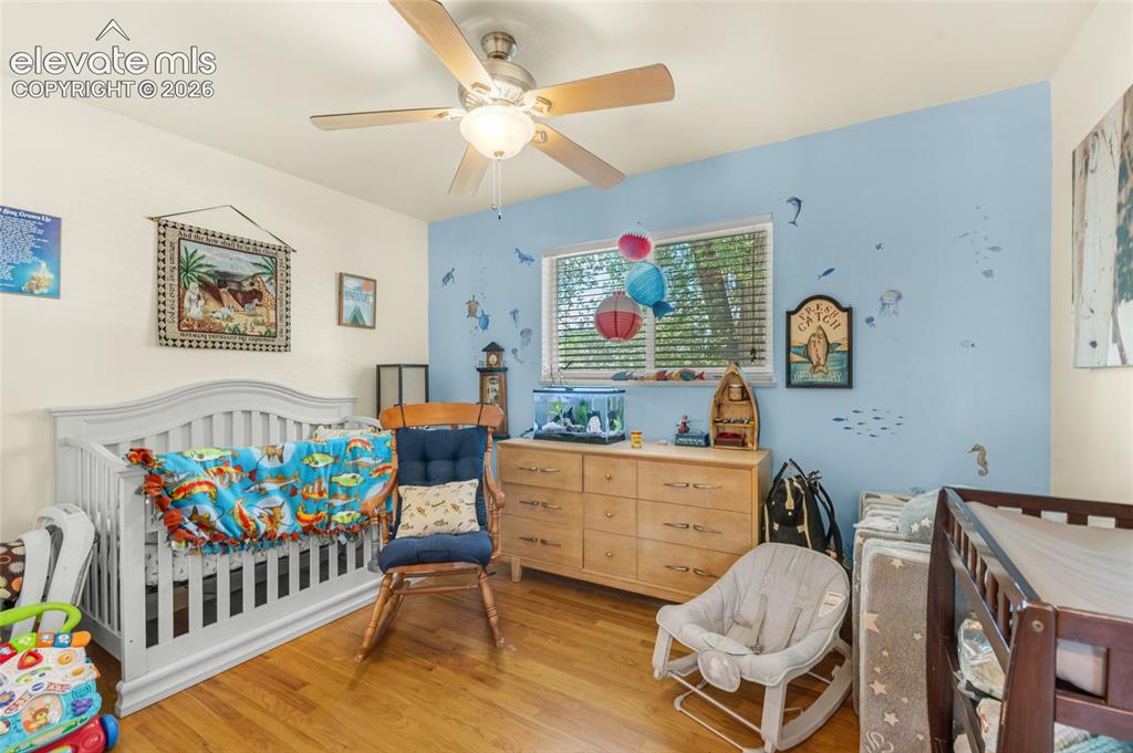 Image 11 of 20: Kitchen