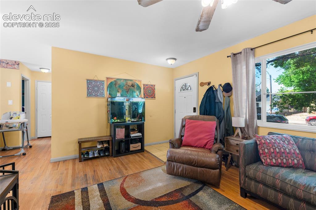 Image 3 of 20: Living Room