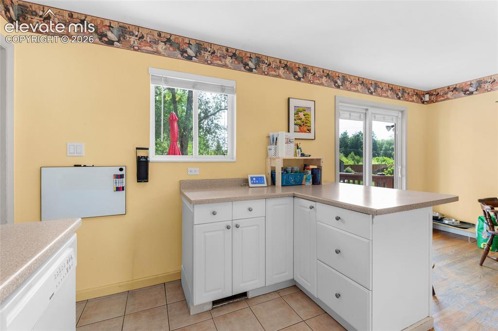 Image 8 of 20: Dining Area