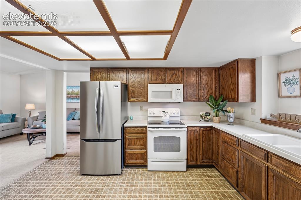 Image 12 of 45: Kitchen