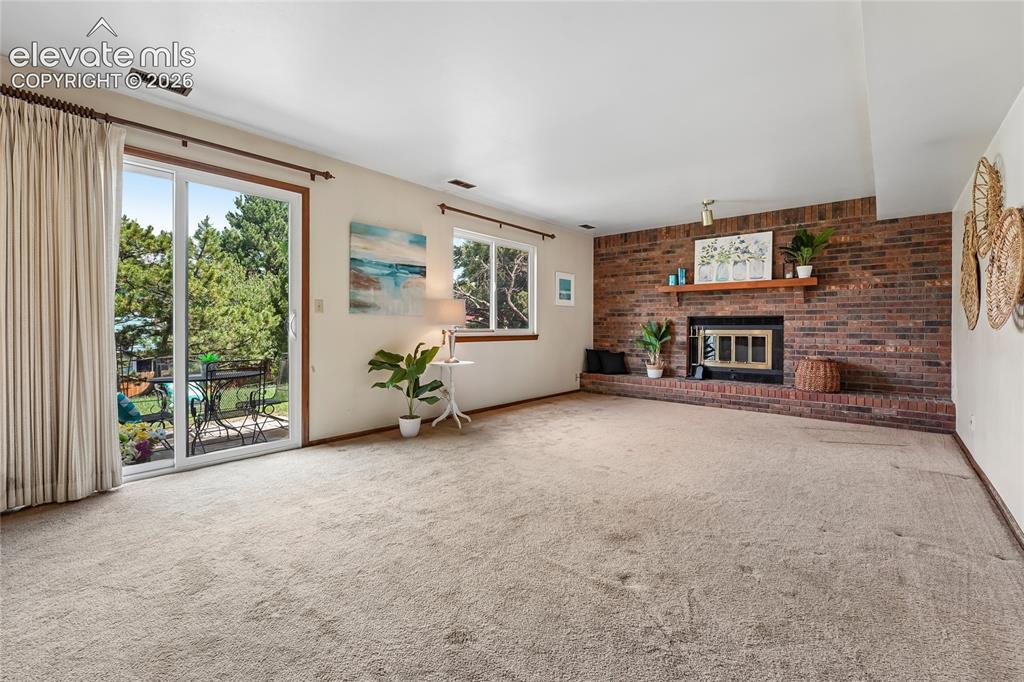 Image 16 of 45: Family Room