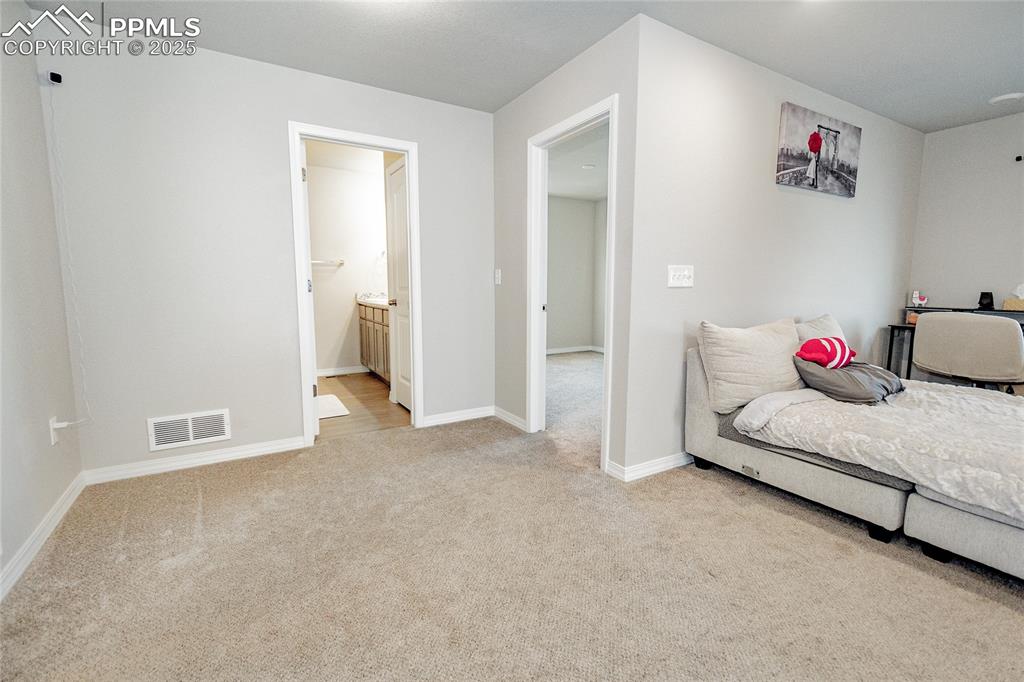 Image 12 of 25: Upstairs landing into bedrooms and loft