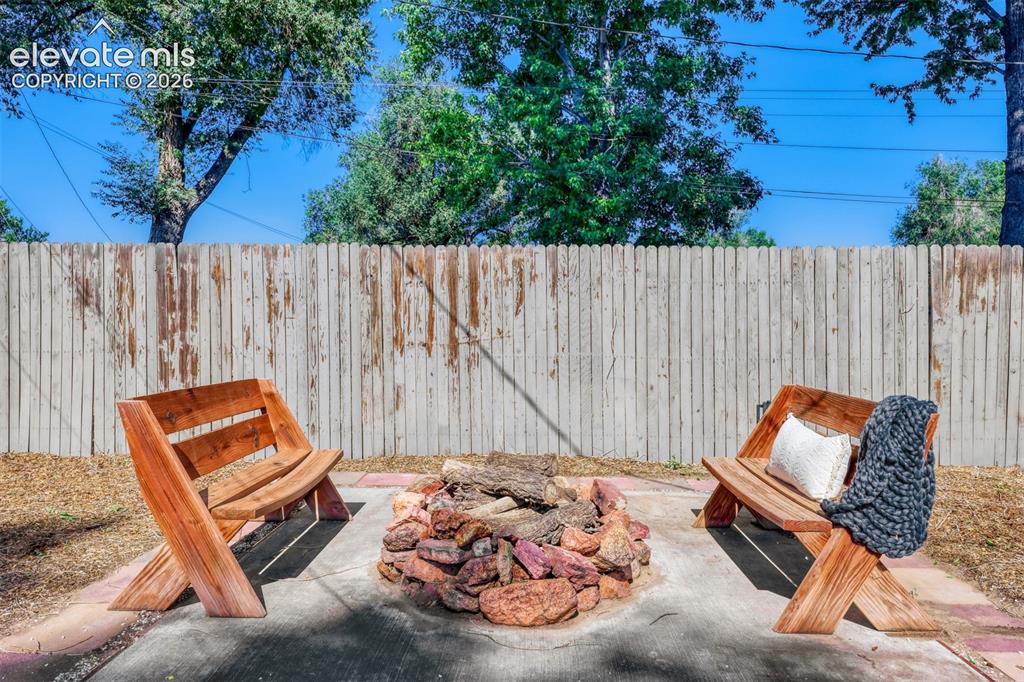 Image 18 of 20: Firepit for winter evenings