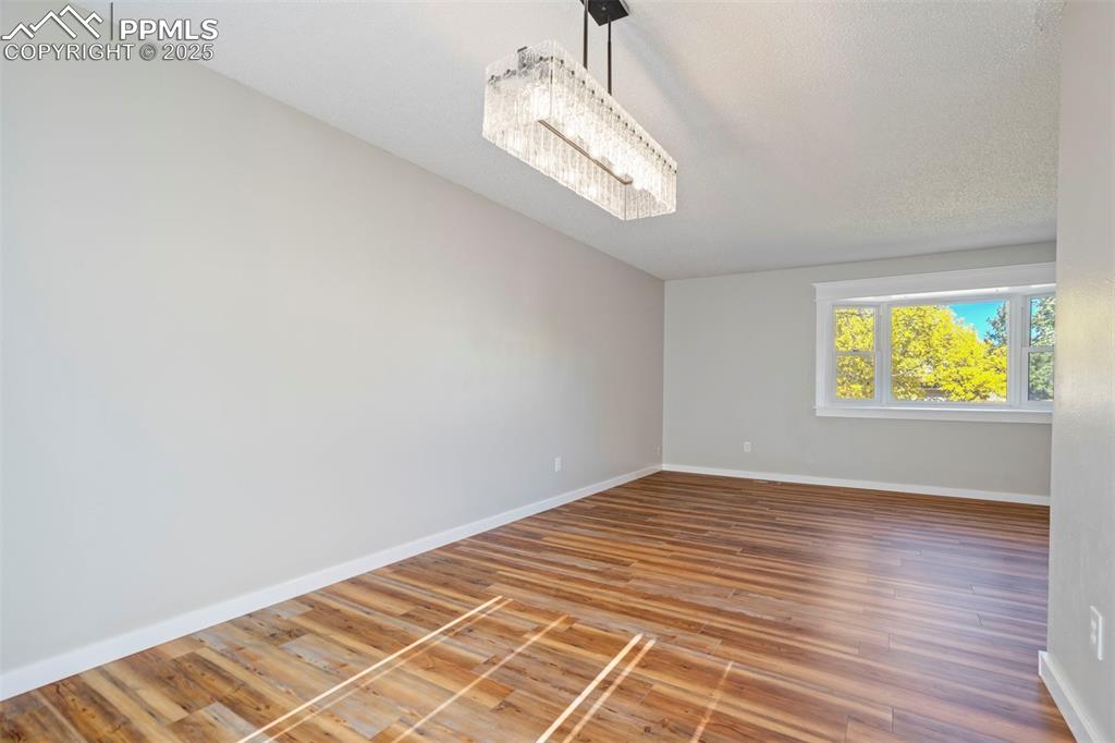 Image 12 of 49: Dining Area