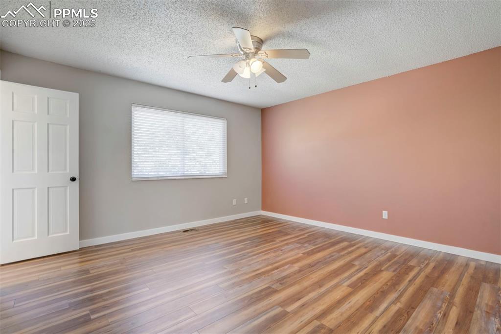 Image 25 of 49: Bedroom