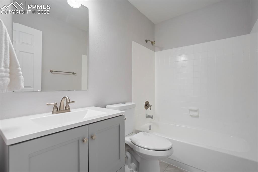 Image 37 of 49: Bathroom