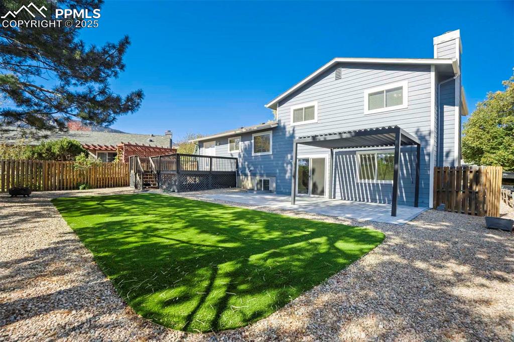 Image 46 of 49: Back of Structure