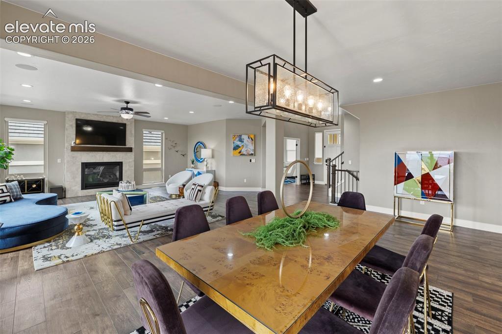Image 7 of 50: Dining Area