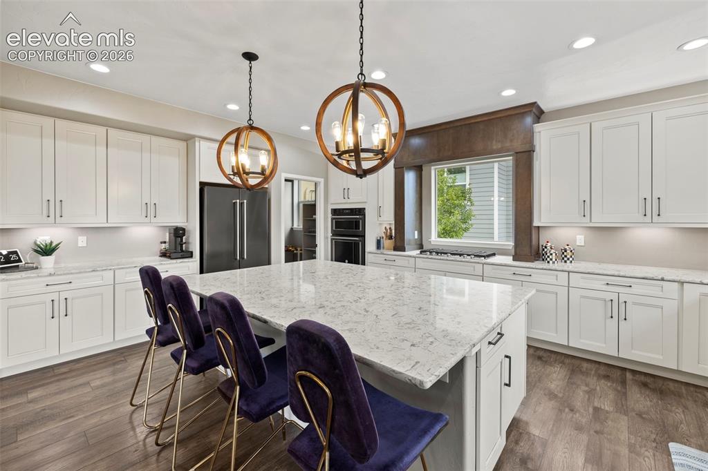 Image 9 of 50: Kitchen