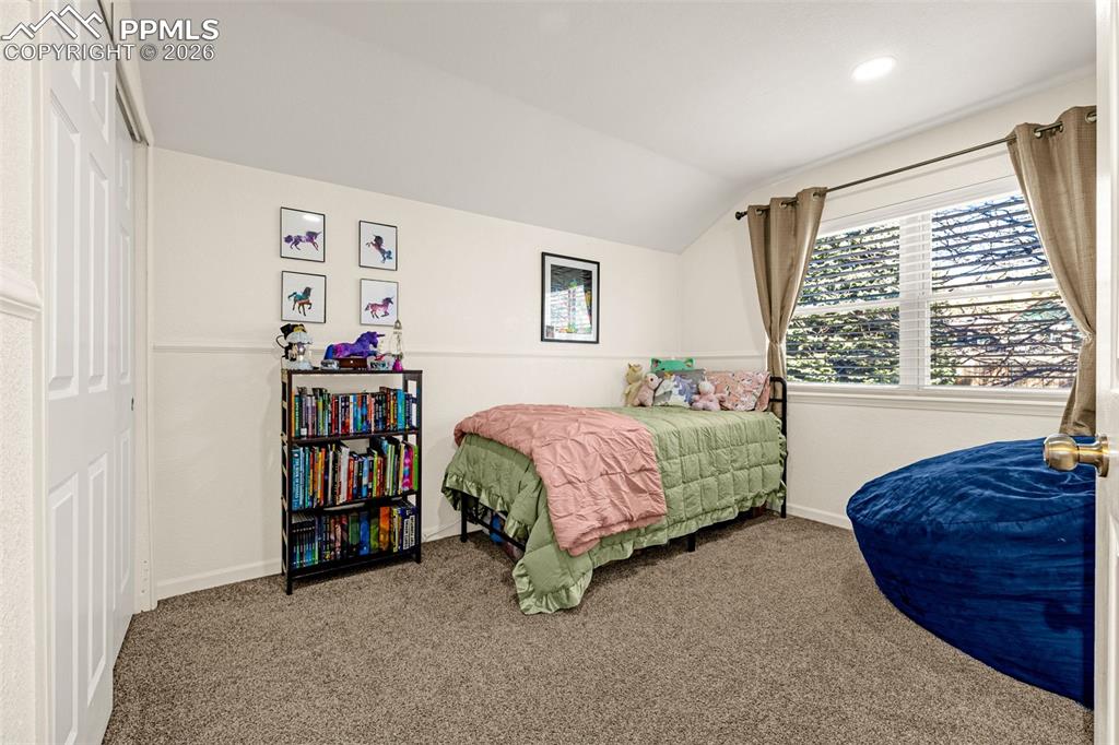 Image 27 of 44: Bedroom