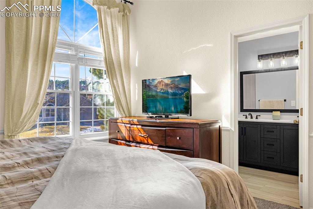 Image 7 of 44: With a peak at Pikes Peak