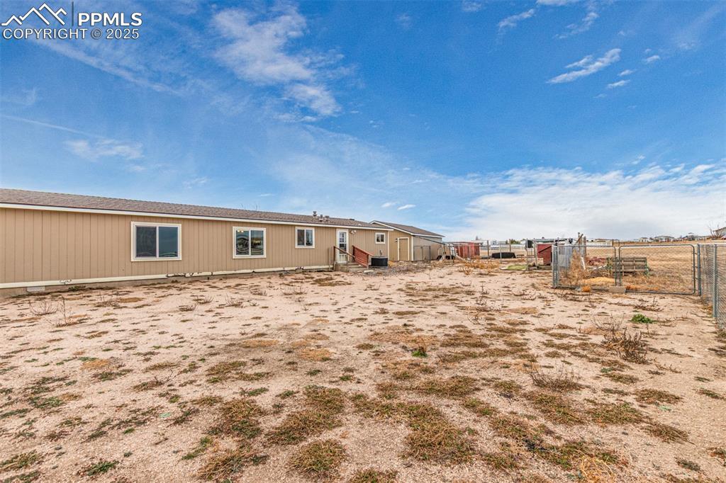 Image 32 of 34: Back of Structure