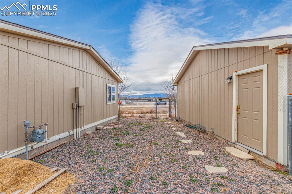 Image 34 of 34: Side of Structure