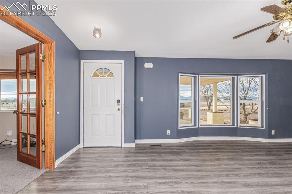 Image 8 of 34: Entry