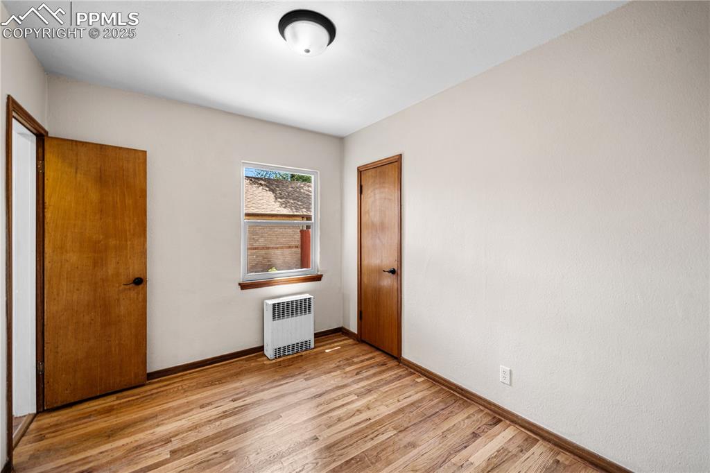Image 15 of 36: Bedroom
