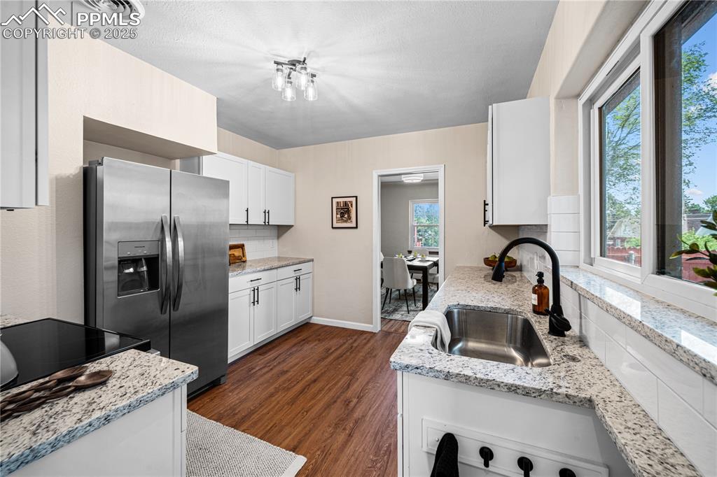Image 3 of 36: Kitchen