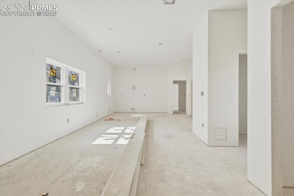 Image 10 of 37: Kitchen