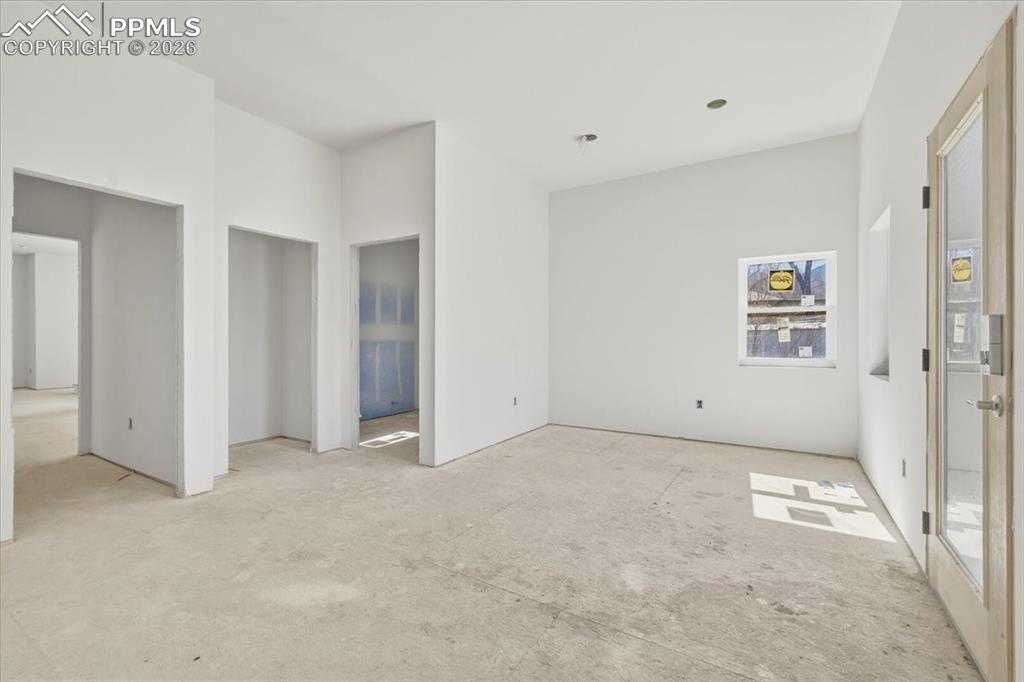 Image 14 of 37: Bedroom