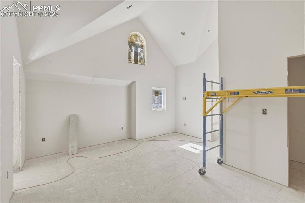 Image 17 of 37: Master Bedroom