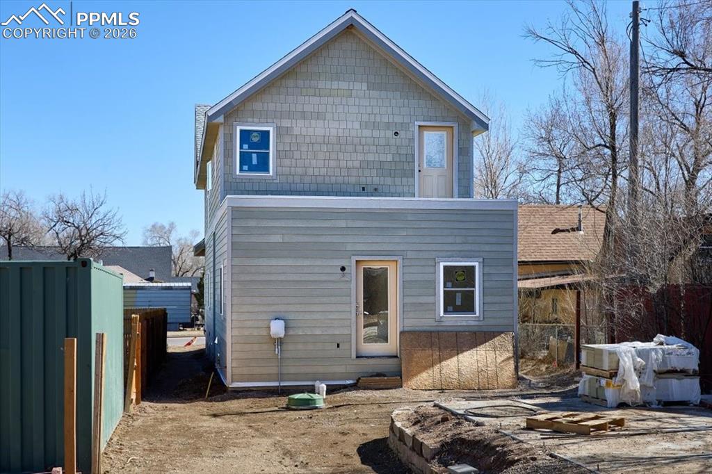 Image 35 of 37: Back of Structure