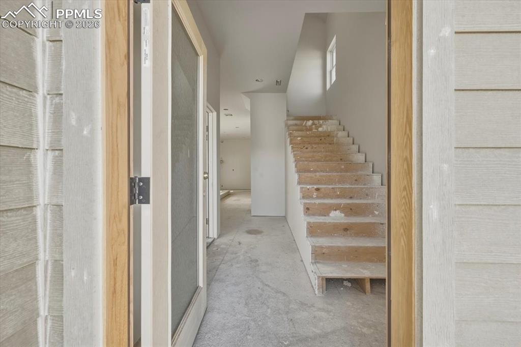 Image 9 of 37: Entry