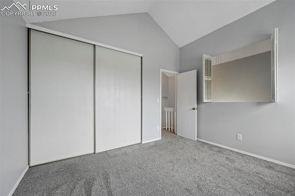 Image 14 of 19: Bedroom