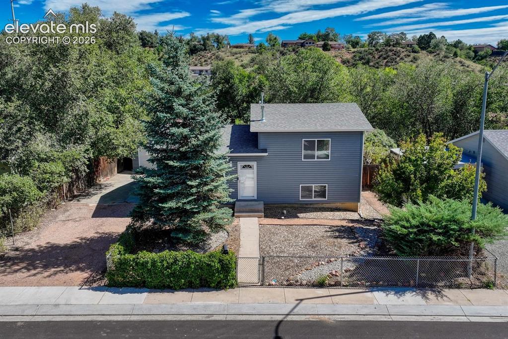 Image 2 of 50: Newly constructed 3 bed, 2 bath, 2 car garage tri-level!