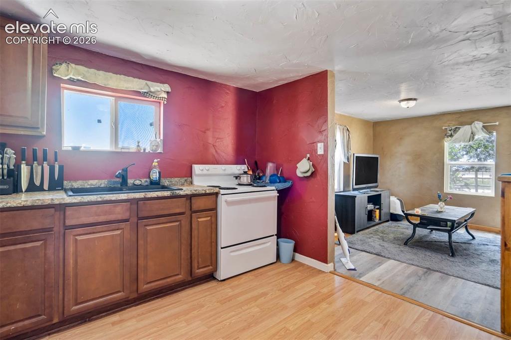 Image 39 of 48: Additional Living