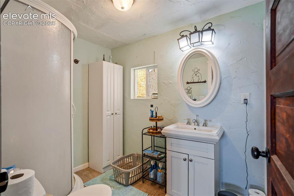 Image 41 of 48: Additional Living