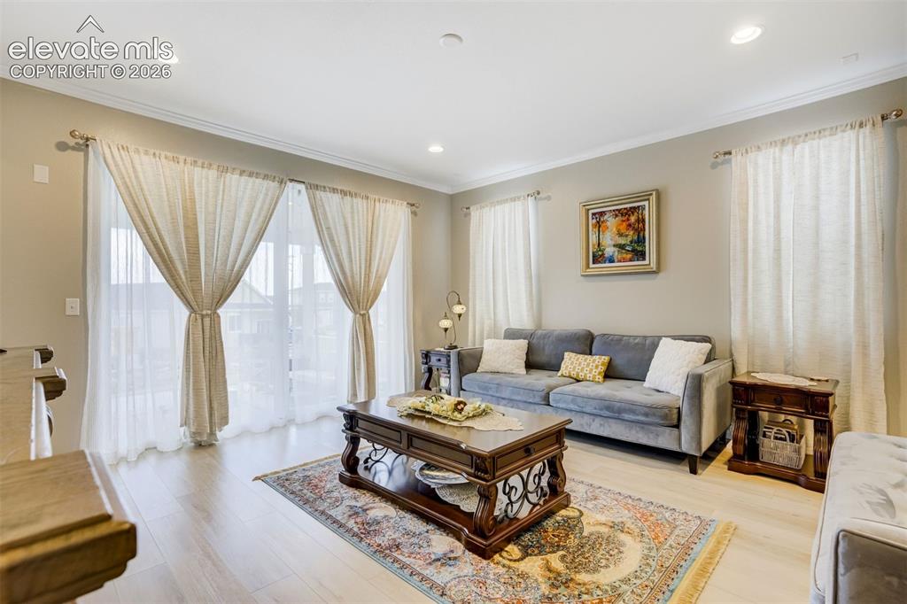 Image 10 of 50: Living Room