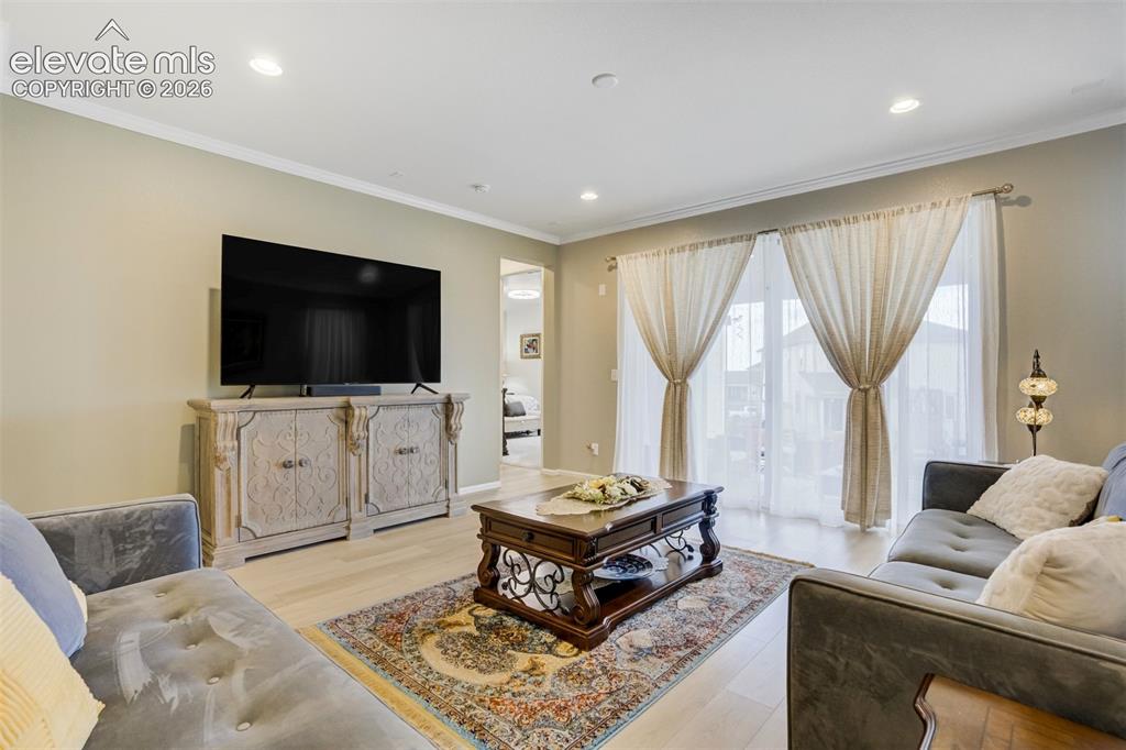 Image 9 of 50: Living Room