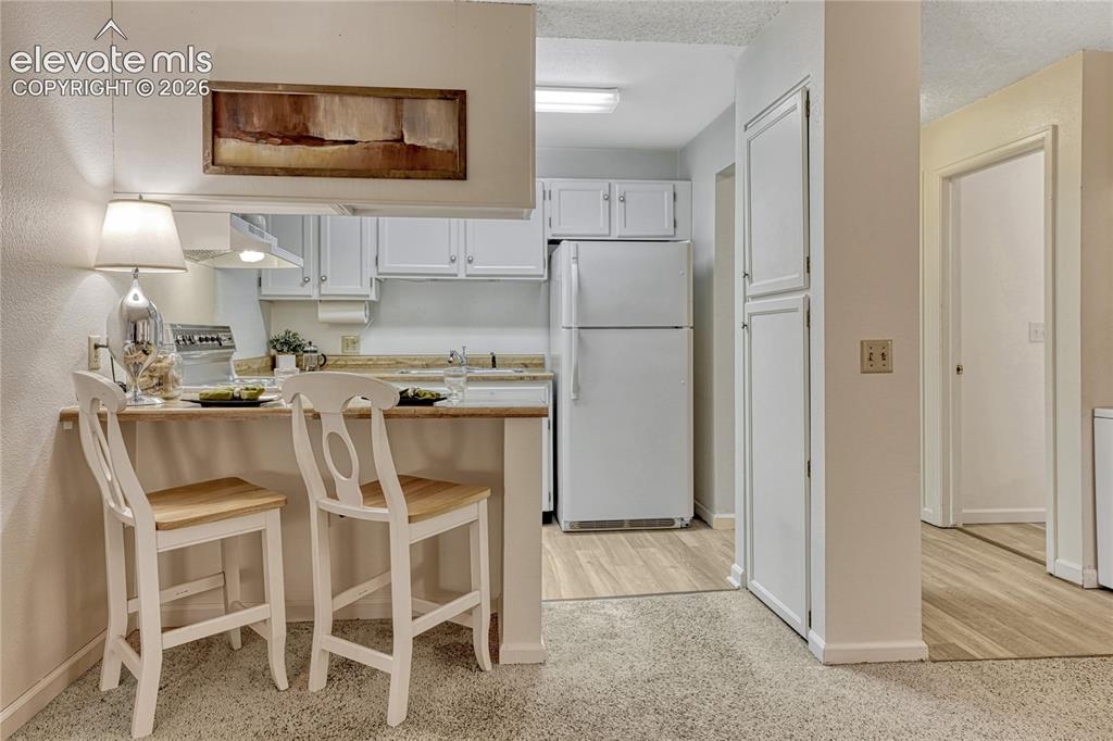Image 12 of 50: Kitchen