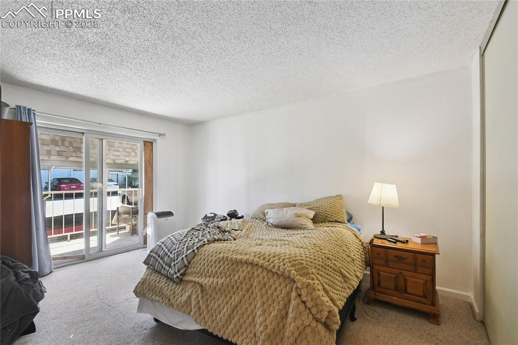 Image 10 of 25: Bedroom