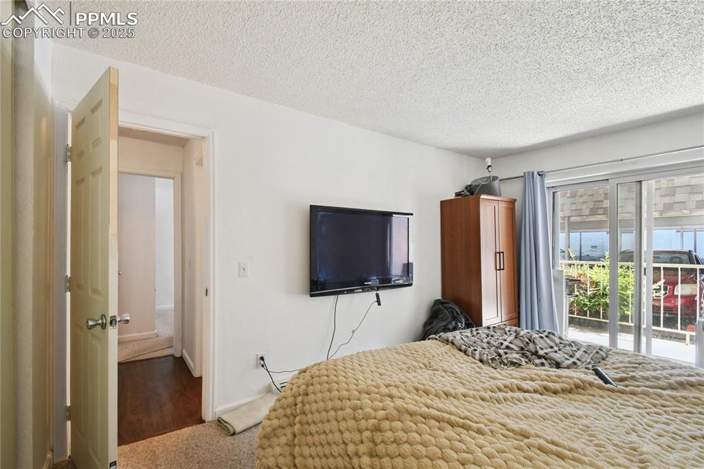 Image 11 of 25: Bedroom