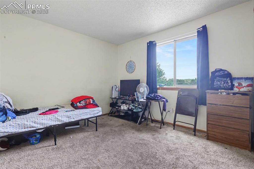 Image 11 of 25: Bedroom